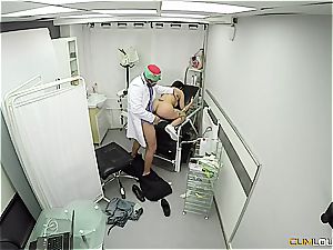 horny patient gets plowed by the gynecologist